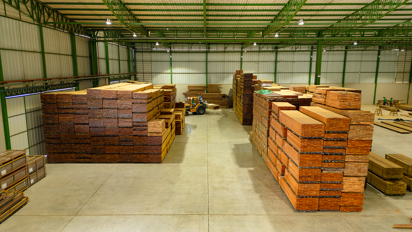 Sorting hardwood logs